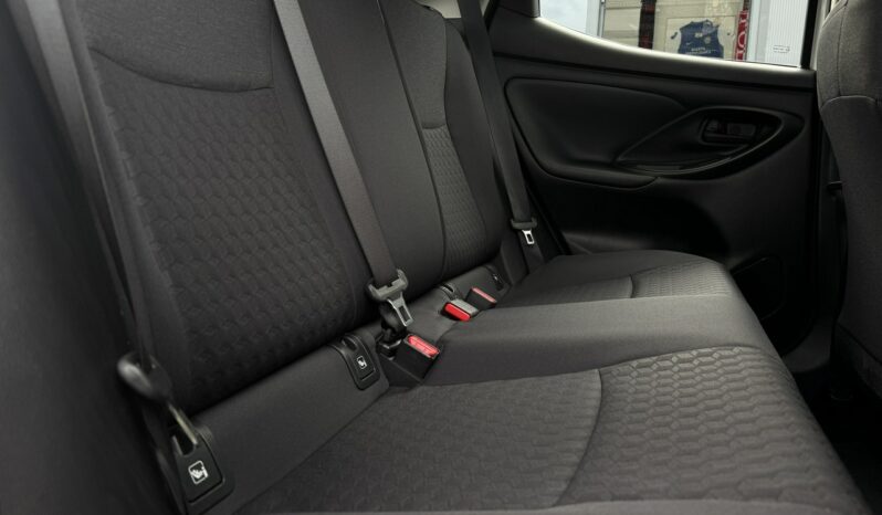 Toyota Yaris | FWD (przód) | Automatyczna | 116 KM | Biały full
