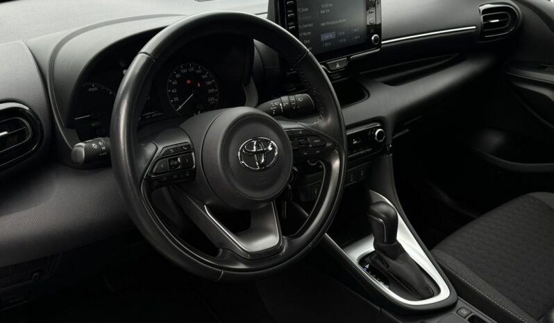 Toyota Yaris | FWD (przód) | Automatyczna | 116 KM | Biały full