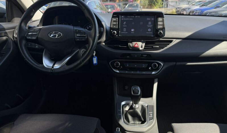 Hyundai i30 | FWD (przód) | Manualna | 120 KM | Srebrny full