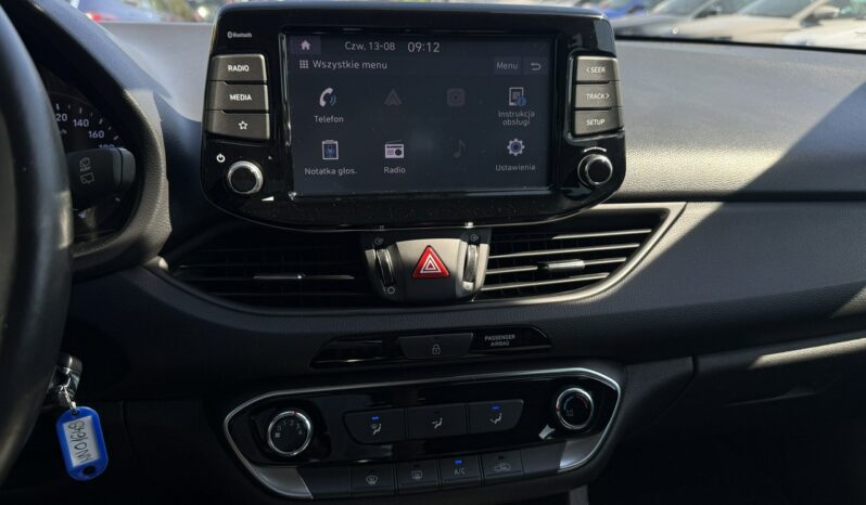 Hyundai i30 | FWD (przód) | Manualna | 120 KM | Srebrny full