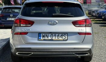 Hyundai i30 | FWD (przód) | Manualna | 120 KM | Srebrny full