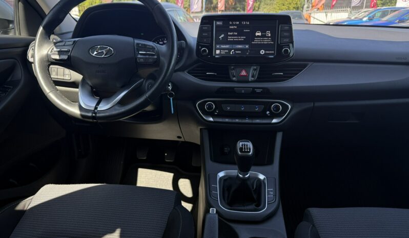 Hyundai i30 | FWD (przód) | Manualna | 120 KM | Srebrny full
