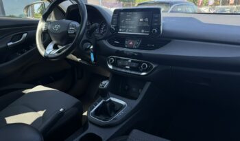 Hyundai i30 | FWD (przód) | Manualna | 120 KM | Srebrny full