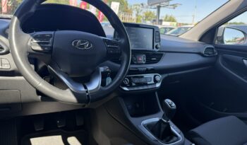Hyundai i30 | FWD (przód) | Manualna | 120 KM | Srebrny full