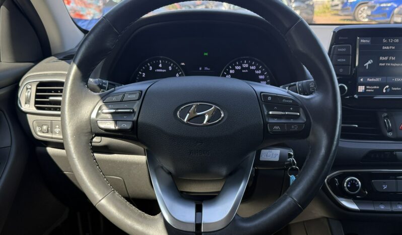 Hyundai i30 | FWD (przód) | Manualna | 120 KM | Srebrny full