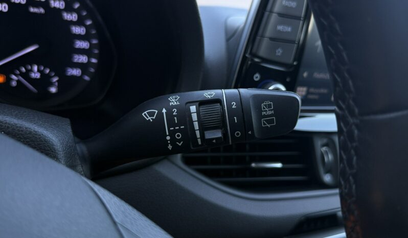 Hyundai i30 | FWD (przód) | Manualna | 120 KM | Srebrny full