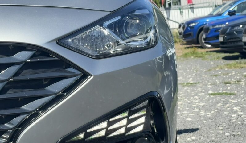 Hyundai i30 | FWD (przód) | Manualna | 120 KM | Srebrny full