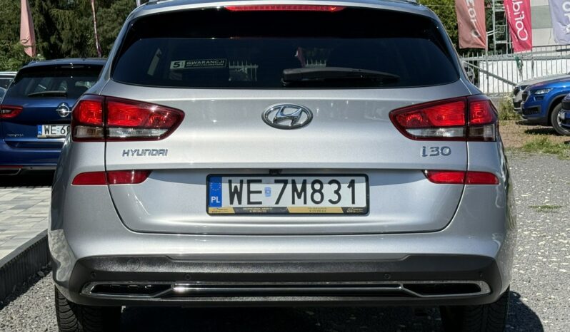 Hyundai i30 | FWD (przód) | Manualna | 120 KM | Srebrny full