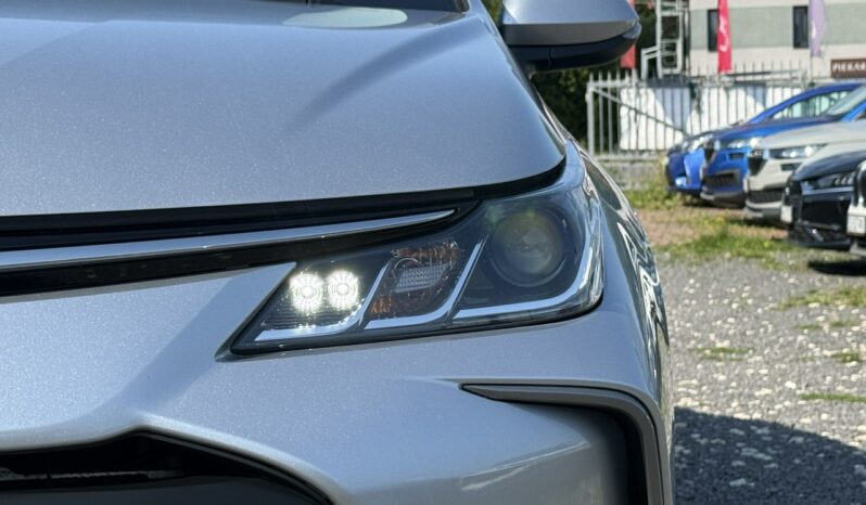 Toyota Corolla | FWD (przód) | Automatyczna | 125 KM | Srebrny full