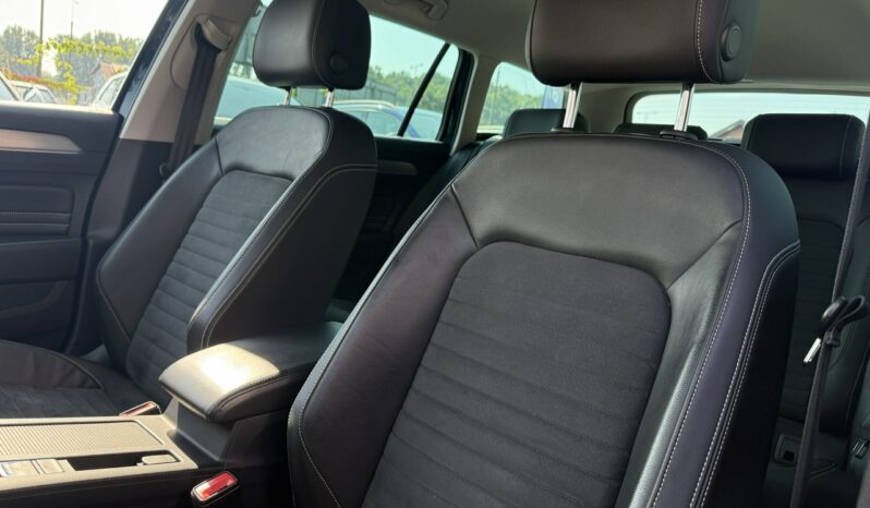Volkswagen Passat | FWD (przód) | Automatyczna | 200 KM | Granatowy full