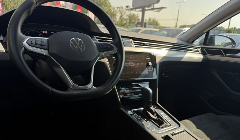 Volkswagen Passat | FWD (przód) | Automatyczna | 200 KM | Granatowy full