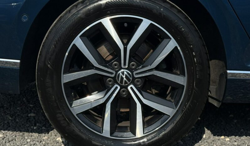 Volkswagen Passat | FWD (przód) | Automatyczna | 200 KM | Granatowy full