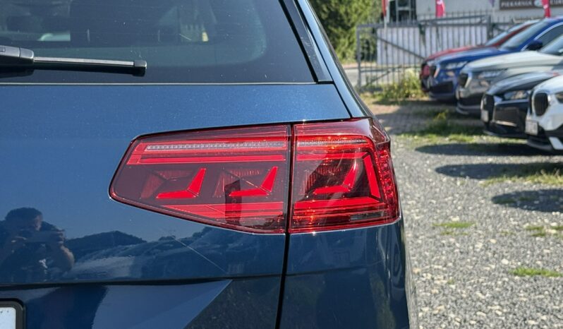 Volkswagen Passat | FWD (przód) | Automatyczna | 200 KM | Granatowy full