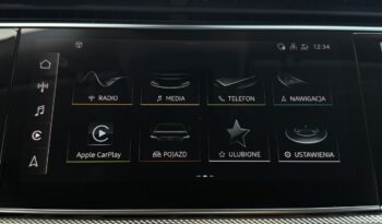 Audi Q8 | 4×4 (stały) | Automatyczna | 231 KM | Czarny full