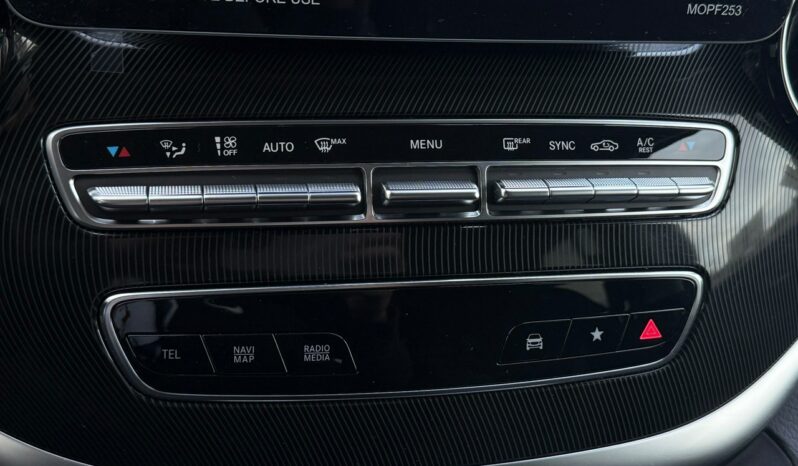 Mercedes-Benz Klasa V | 4×4 (doł. automatycznie) | Automatyczna | 163 KM | Srebrny full