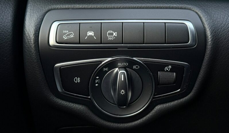 Mercedes-Benz Klasa V | 4×4 (doł. automatycznie) | Automatyczna | 163 KM | Srebrny full