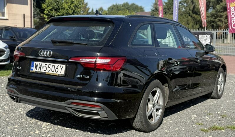 Audi A4 Avant | FWD (przód) | Automatyczna | 136 KM | Czarny full