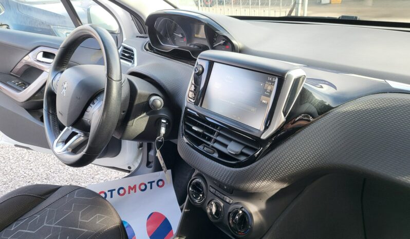 Peugeot 2008 | FWD (przód) | Manualna | 100 KM | Biały full