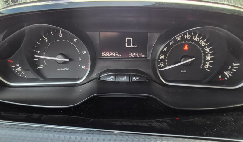 Peugeot 2008 | FWD (przód) | Manualna | 100 KM | Biały full