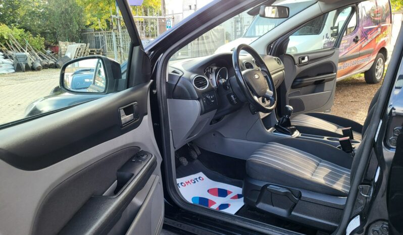 Ford Focus | FWD (przód) | Manualna | 101 KM | Czarny full