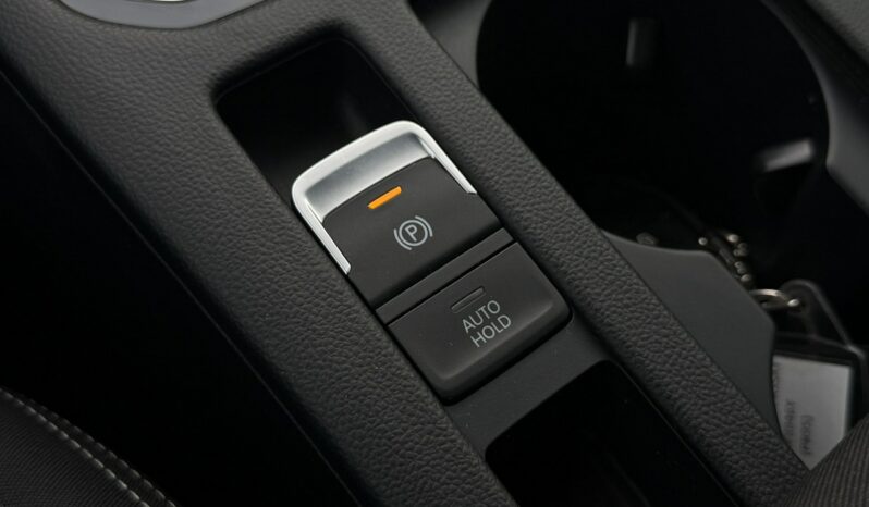 Volkswagen Passat Variant | FWD (przód) | Automatyczna | 150 KM | Srebrny full