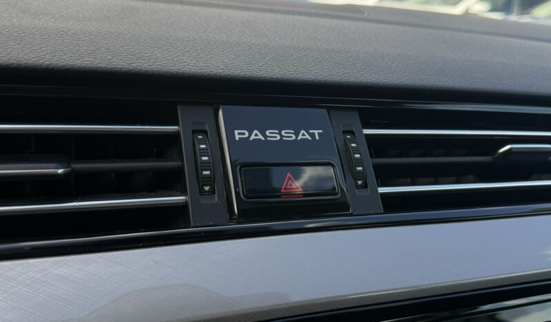 Volkswagen Passat Variant | FWD (przód) | Automatyczna | 150 KM | Srebrny full