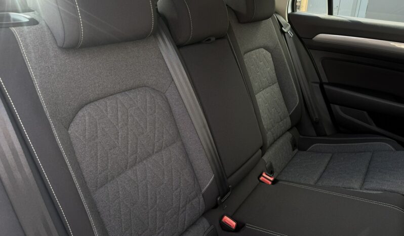 Volkswagen Passat Variant | FWD (przód) | Automatyczna | 150 KM | Srebrny full