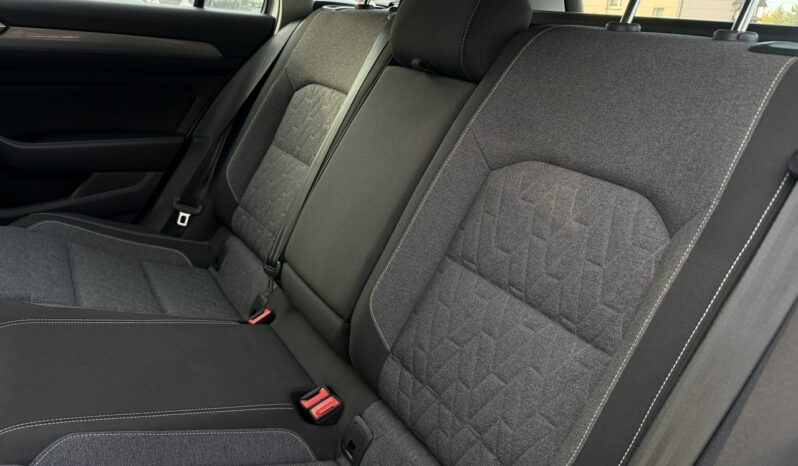 Volkswagen Passat Variant | FWD (przód) | Automatyczna | 150 KM | Srebrny full