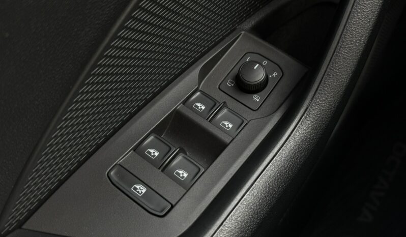 Skoda Octavia | FWD (przód) | Manualna | 115 KM | Czarny full