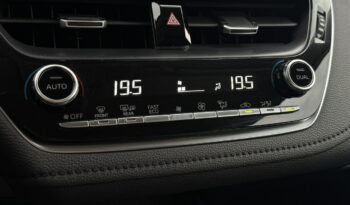 Toyota Corolla | FWD (przód) | Automatyczna | 125 KM | Srebrny full