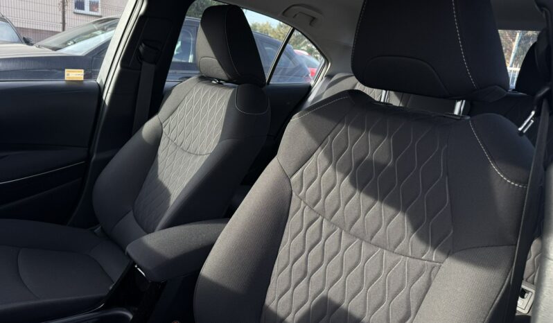 Toyota Corolla | FWD (przód) | Automatyczna | 125 KM | Srebrny full