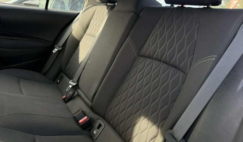 Toyota Corolla | FWD (przód) | Automatyczna | 125 KM | Srebrny full