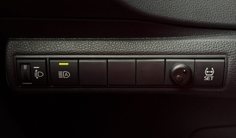 Toyota Corolla | FWD (przód) | Manualna | 125 KM | Biały full