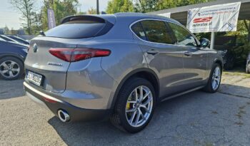 Alfa Romeo Stelvio | 4×4 (doł. automatycznie) | Automatyczna | 200 KM | Szary full