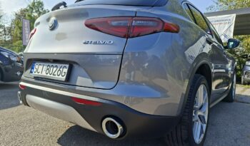 Alfa Romeo Stelvio | 4×4 (doł. automatycznie) | Automatyczna | 200 KM | Szary full