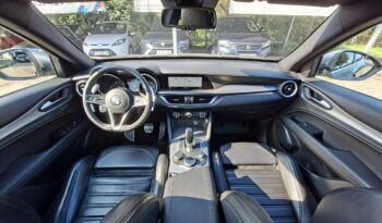 Alfa Romeo Stelvio | 4×4 (doł. automatycznie) | Automatyczna | 200 KM | Szary full