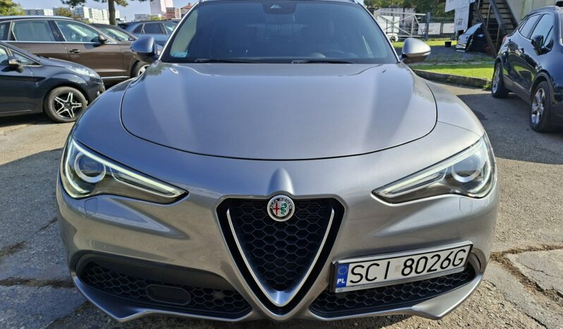 Alfa Romeo Stelvio | 4×4 (doł. automatycznie) | Automatyczna | 200 KM | Szary full