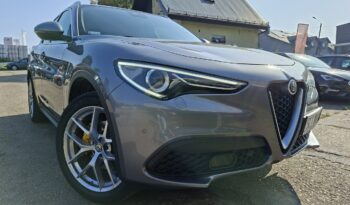 Alfa Romeo Stelvio | 4×4 (doł. automatycznie) | Automatyczna | 200 KM | Szary full