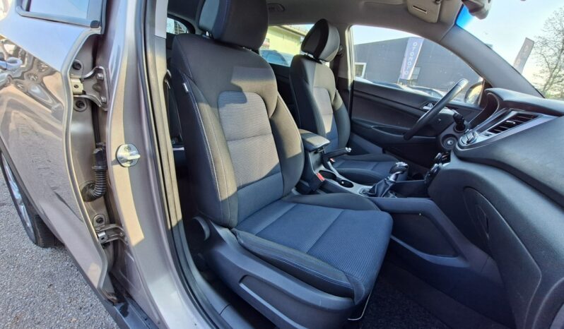 Hyundai Tucson | FWD (przód) | Manualna | 132 KM | Szary full