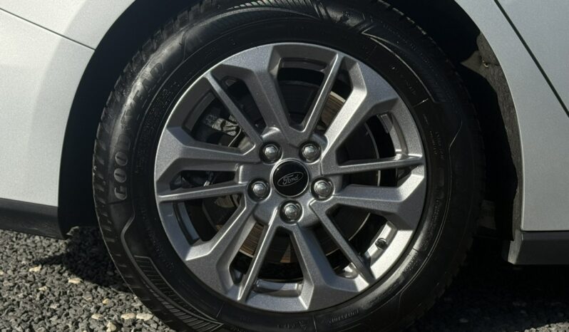 Ford Focus | FWD (przód) | Automatyczna | 115 KM | Srebrny full