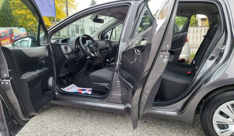 Toyota Yaris | FWD (przód) | Manualna | 70 KM | Szary full