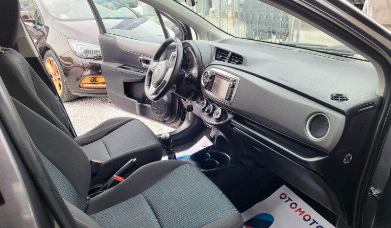 Toyota Yaris | FWD (przód) | Manualna | 70 KM | Szary full