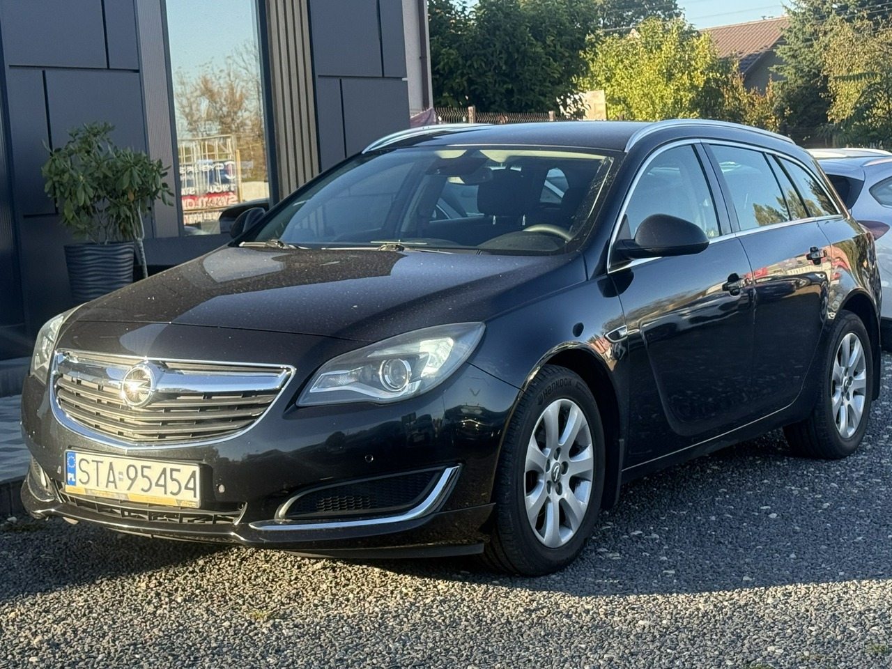 Opel Insignia | Fwd (Przód) | Manualna | 130 Km | Czarny