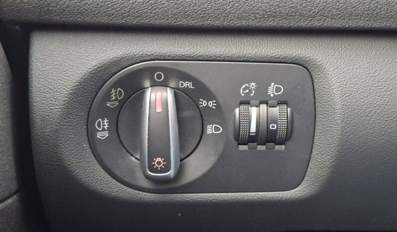 Audi A3 Sportback | FWD (przód) | Manualna | 105 KM | Brązowy full