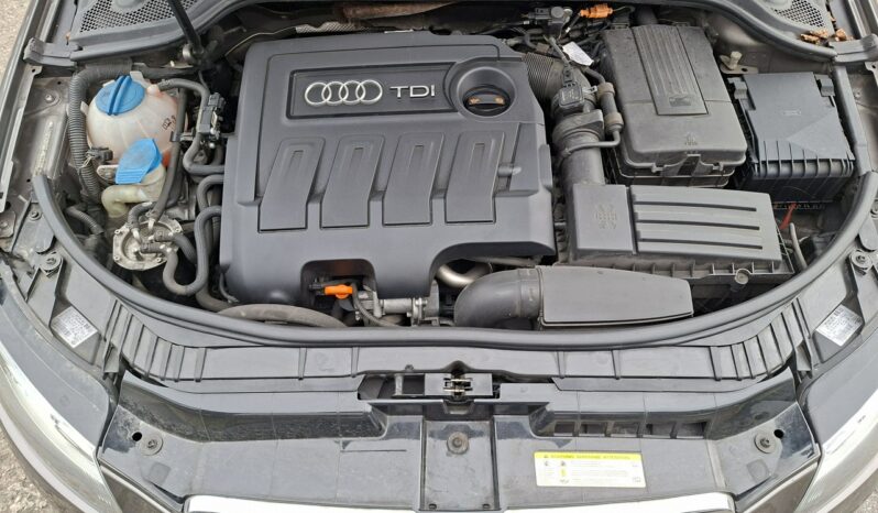 Audi A3 Sportback | FWD (przód) | Manualna | 105 KM | Brązowy full
