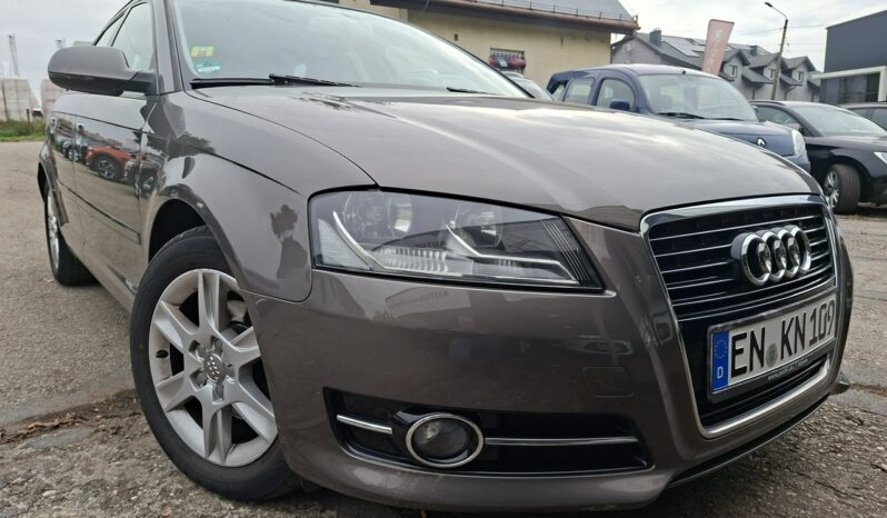 Audi A3 Sportback | FWD (przód) | Manualna | 105 KM | Brązowy full