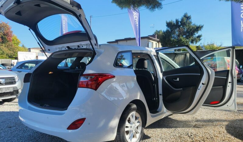 Hyundai i30 | FWD (przód) | Manualna | 110 KM | Biały full