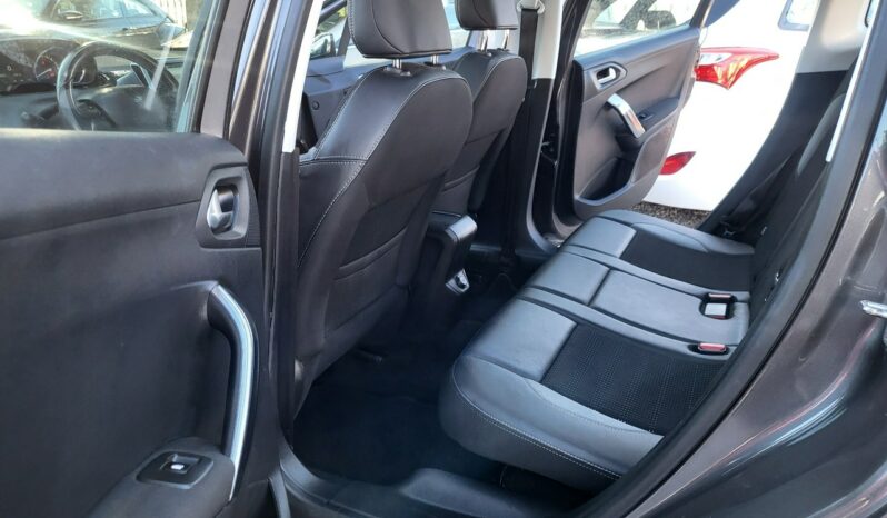 Peugeot 2008 | FWD (przód) | Manualna | 110 KM | Szary full