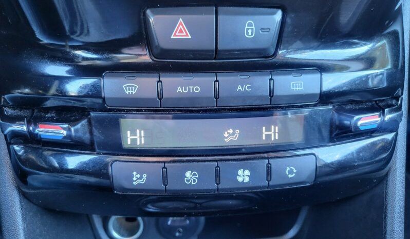Peugeot 2008 | FWD (przód) | Manualna | 110 KM | Szary full