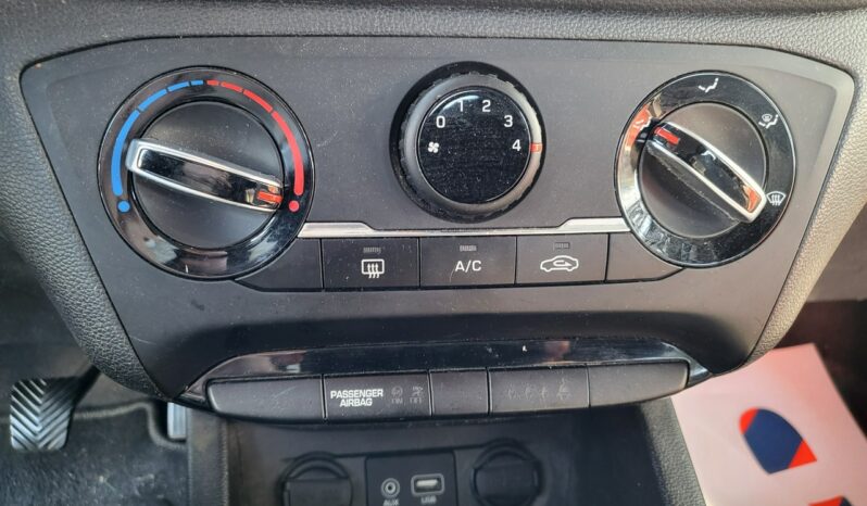 Hyundai i20 | FWD (przód) | Manualna | 75 KM | Pomarańczowy full